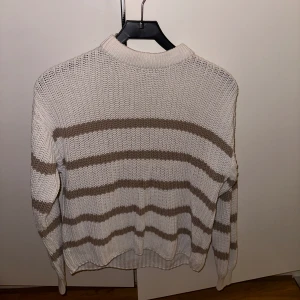Stickad tröja - Super fin stickad tröja