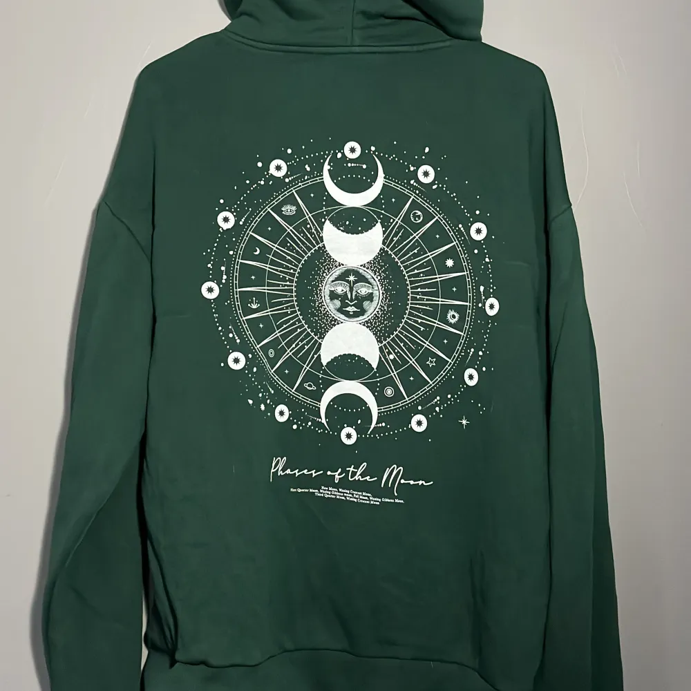 Hoodie från Madlady i storlek M. Relativt oversized modell. Hoodies.