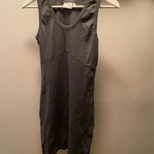 Klänning  - Använt ett par gånger 