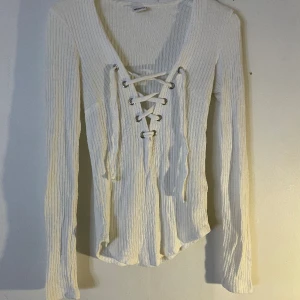 Vit tröja  - Vit tröja som ej kommer till användning 