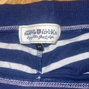 Hampton republic pyjamas - Knappt använt, vill it ha de längre, jätte snygga o fancy, kan mötas upp i Stockholm annars kan man ba använda köp nu🩷