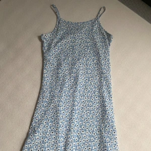 Klänning - Söt blommig klänning 😍