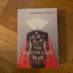 The Handmaids tale Margaret atwood storpocket i fint skick.