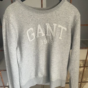 Gant tröja  - Knappt använt, men super skönt tyg. Fin vardags tröja 