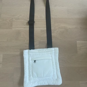 Masion Margiela shoulderbag bag - Masion Margiela shoulderbag bag från kollektion 11 i mycket bra skick!
