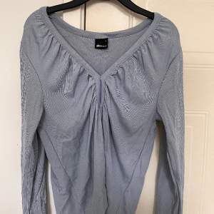Långärmad ljusblå tröja från Ginatricot i storlek S🤍