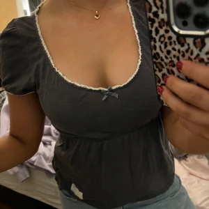 Odd molly topp - Säljer denna super söta topp. Mycket bra skick💗🎀