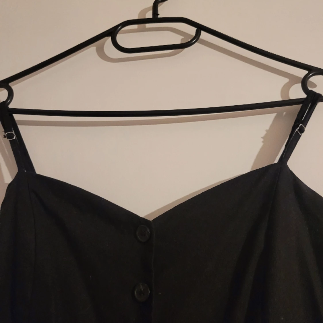 Svart klänning med knappar, strl 38 - 91