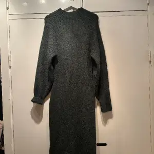 Long knitted dress from H&M Warm and soft fabric 