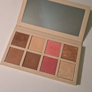 Caia multi use palette  - Använd några gånger. Se bild. 