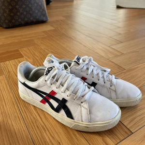 Asics skor  - Asics skor i stl 41,5