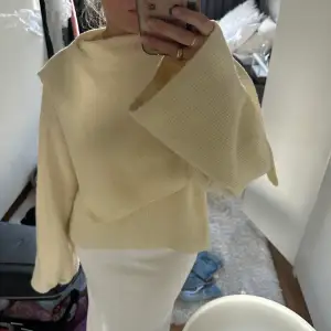 Så söt tröja från zara.💗vit/gul/beige