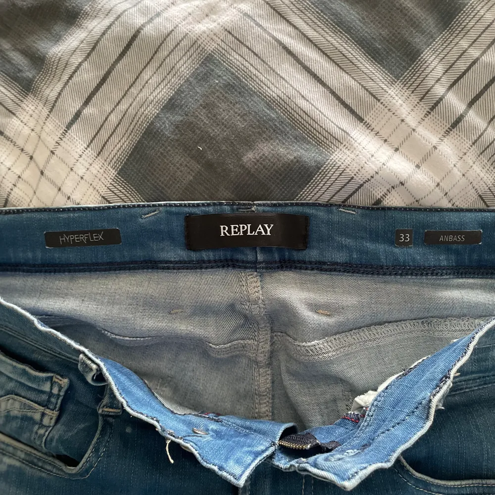 Ljusa Replay anbass slim-fit. Jeans & Byxor.