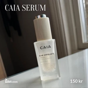 CAIA serum - Jättebra serum men använder andra, ca 60% kvar. Lugnar, minskar rodnad, exfolierar huden på djupet återfuktande egenskaper. BHA & AHA reglerar talgproduktionen & reducerar ojämnheter och pormaskar utan att torka ut huden. Nypris: 295kr