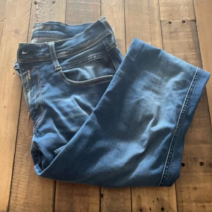 Replay jeans - Tjena säljer nu mina replay anbass jeans i storlek W28/L32. Säljer eftersom de inte kommer till användning något mer. Kan gå ner i pris vid snabbaffär, hör av er vid fler frågor och funderingar!