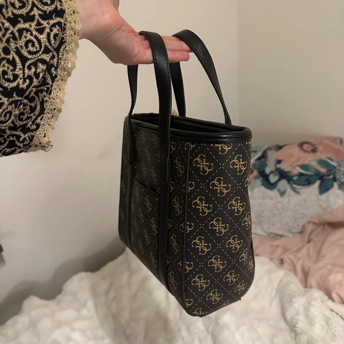 Svart brun Guess f#k# väska - 91