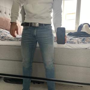 Ljusa jeans, knappt använda!  - Storlek 30/32 