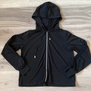 Tränings hoodie - Aldrig använd, bra kvalite. 