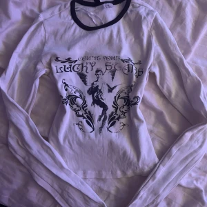 Grunge långärmad tröja  - Jättefin figursydd, långärmad tröja. Har använt max 4 gånger, finns inte längre i butik. 💕 (Sitter tajt)