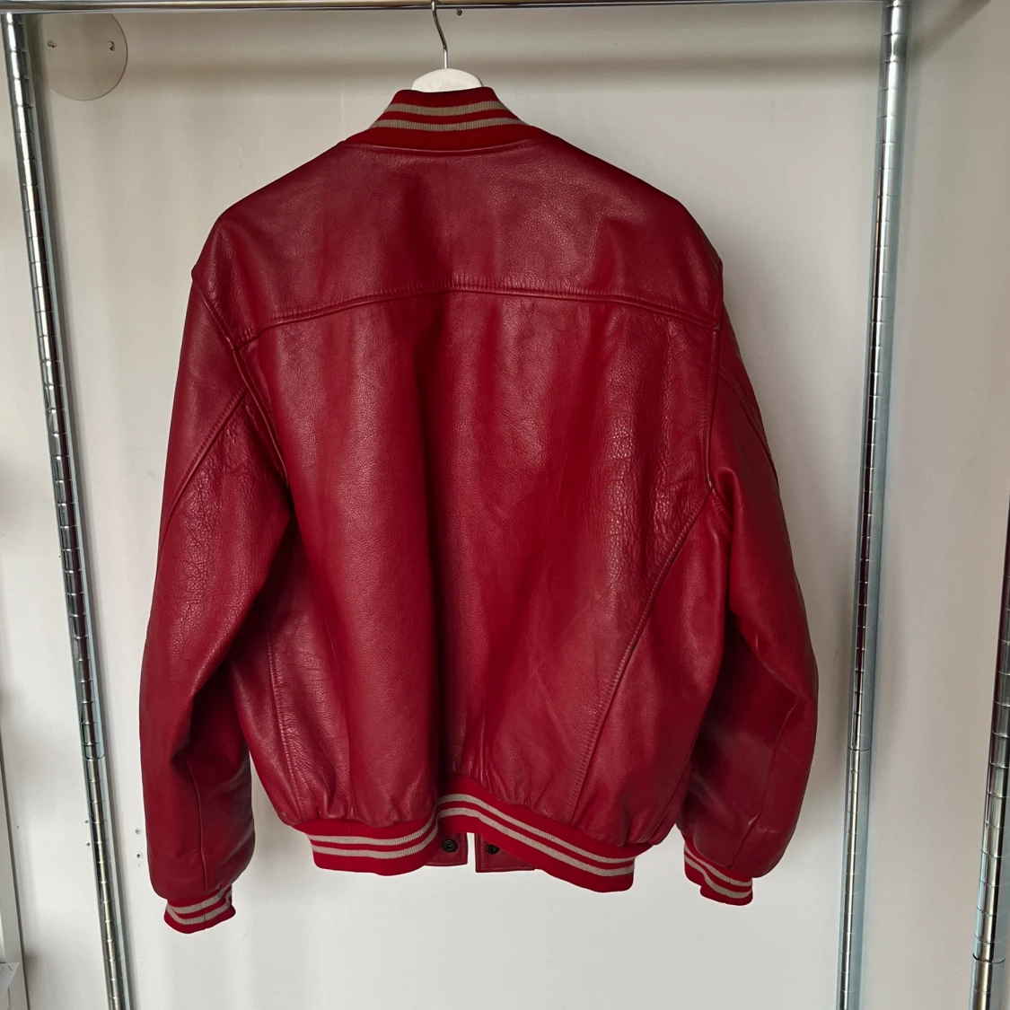 Röd Läderjacka - 92