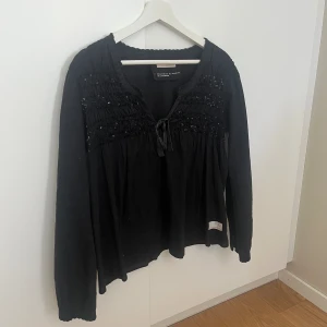 Odd Molly  - Blus från odd Molly. Köpte här på Plick men har tyvärr inte använt den. Fint skick 