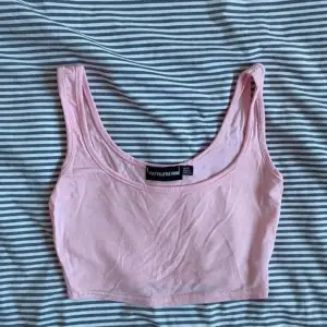 rosa croptop från plt🫶