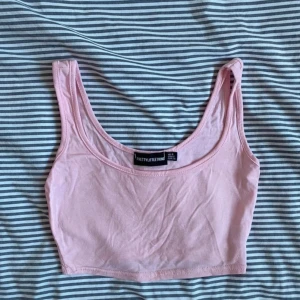 rosa croptop - rosa croptop från plt🫶