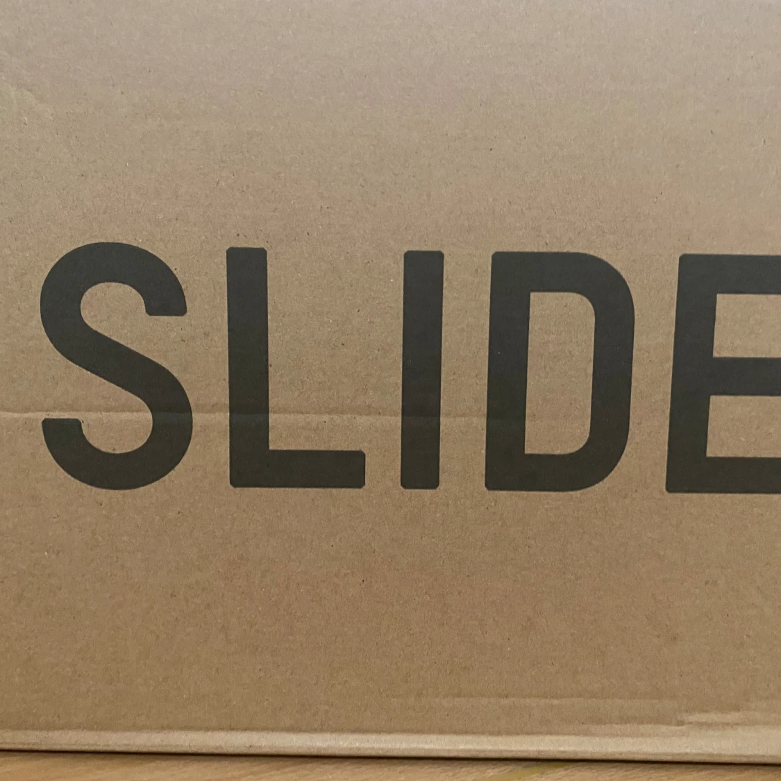 Yeezy slides 42 - 91