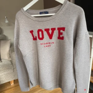 Morris lady tröja - Säljer denna stickade Morris lady tröja då den inte passar. Den kostar runt 700-800kr ny men säljer nu för 150kr priset går att diskutera! Hör av er vid frågor 💗