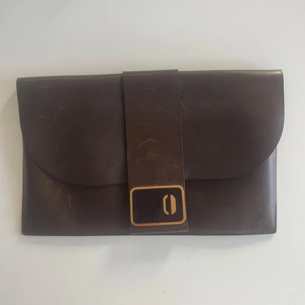 Vintage Christian Dior väska, fint använt skick 🤍 ”Christian Dior authentic Brown calf-skin Leather”. Väskor.