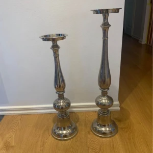 Ljusstakar  - Säljer dessa två. Den stora för 600kr, lilla för 400kr. Sea märke. 