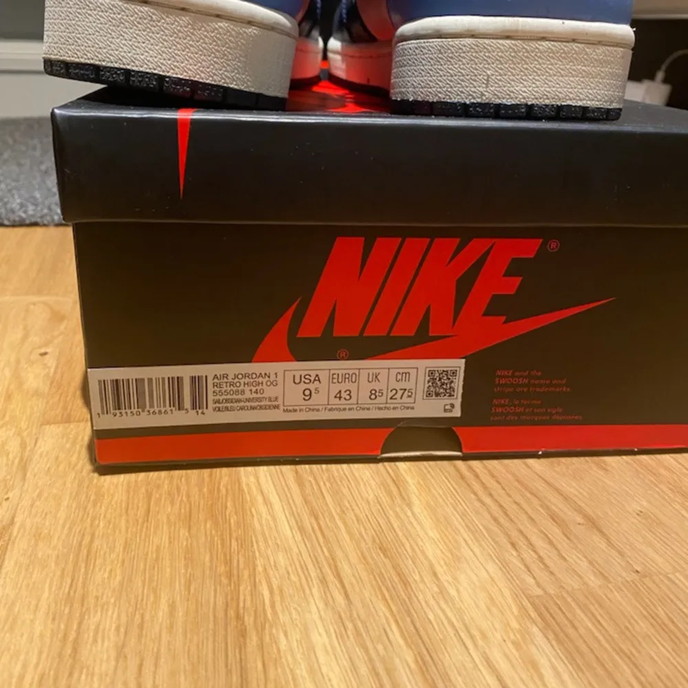 Jordan 1 high i väldigt bra skick box och kvitto finns!. Skor.