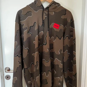 Hugo hoodie  - Säljer min Hugo hoodie för att jag inte använder den   Har använt den en gång sen tyckte jag inte om den något mera 