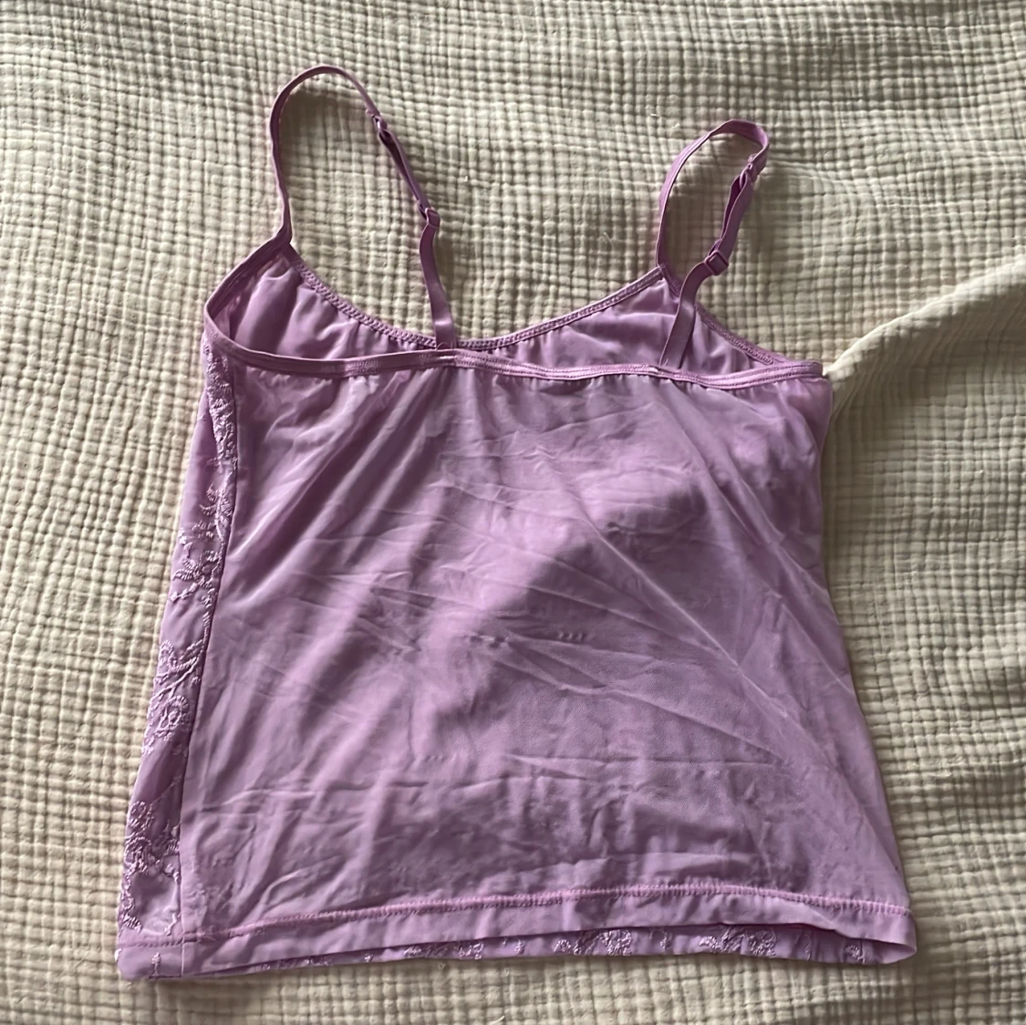 Lila linne med blommor - 90