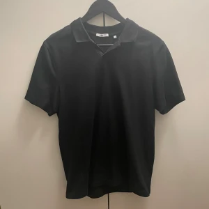 Bläck Pike - Jättebra skick, nypris på Zalando är 500 kr och den köptes för runt 500 kr i MQ.