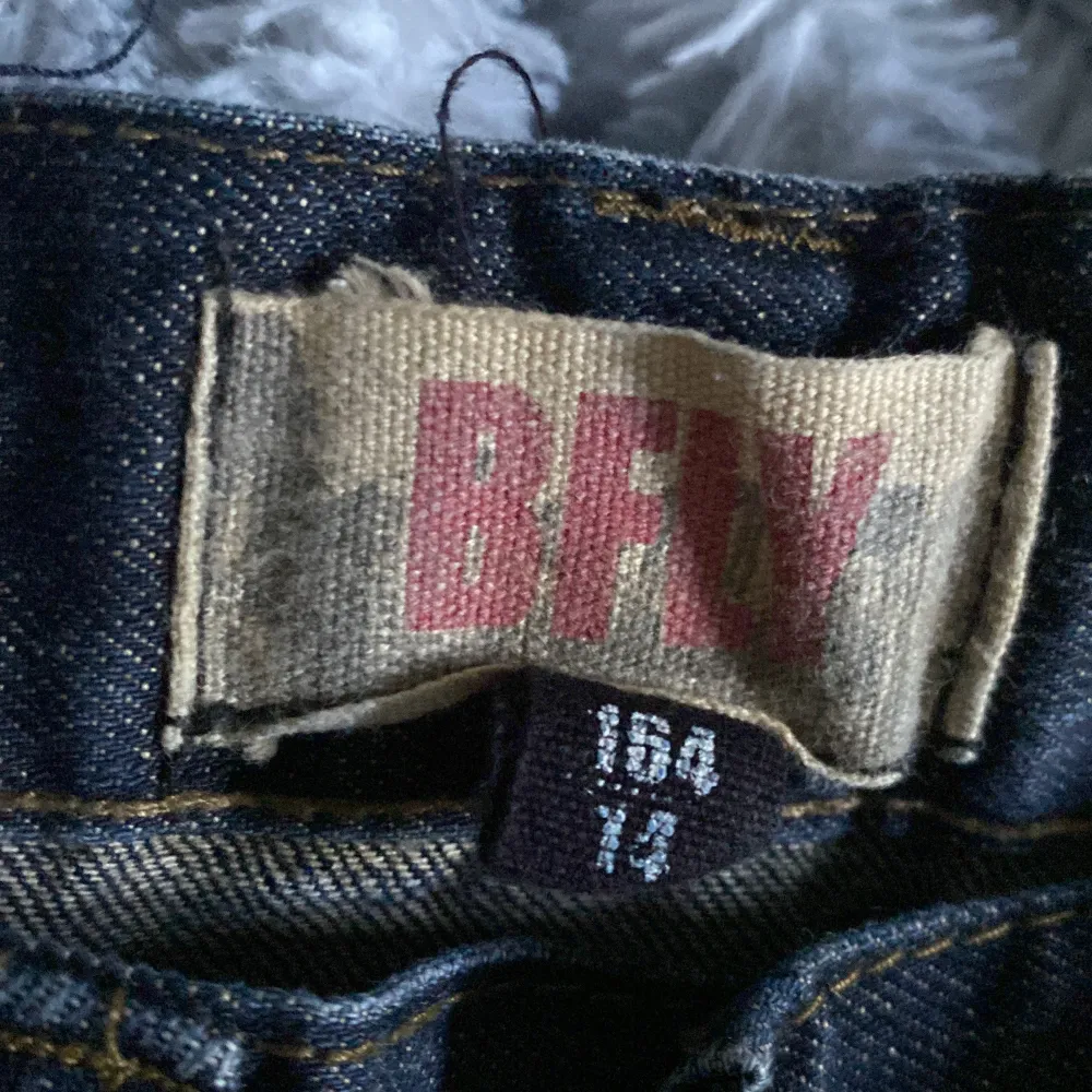 snygga jeans, använda men kommer inte till användning. Kom privat om ni undrar över mått osv.. Jeans & Byxor.