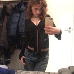 Svart knyt tröja - Gullig topp