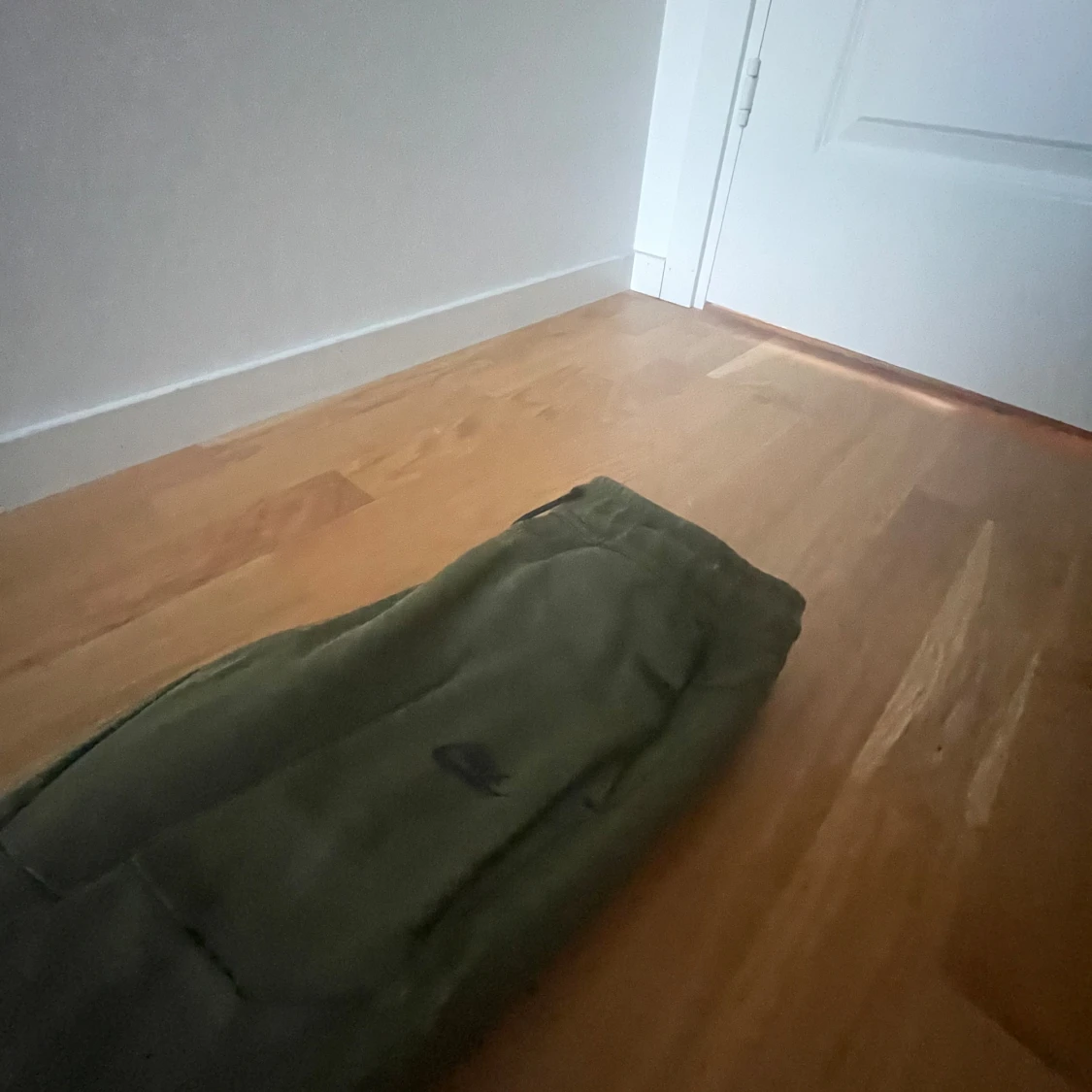 Gröna byxor med dragkedja - 91