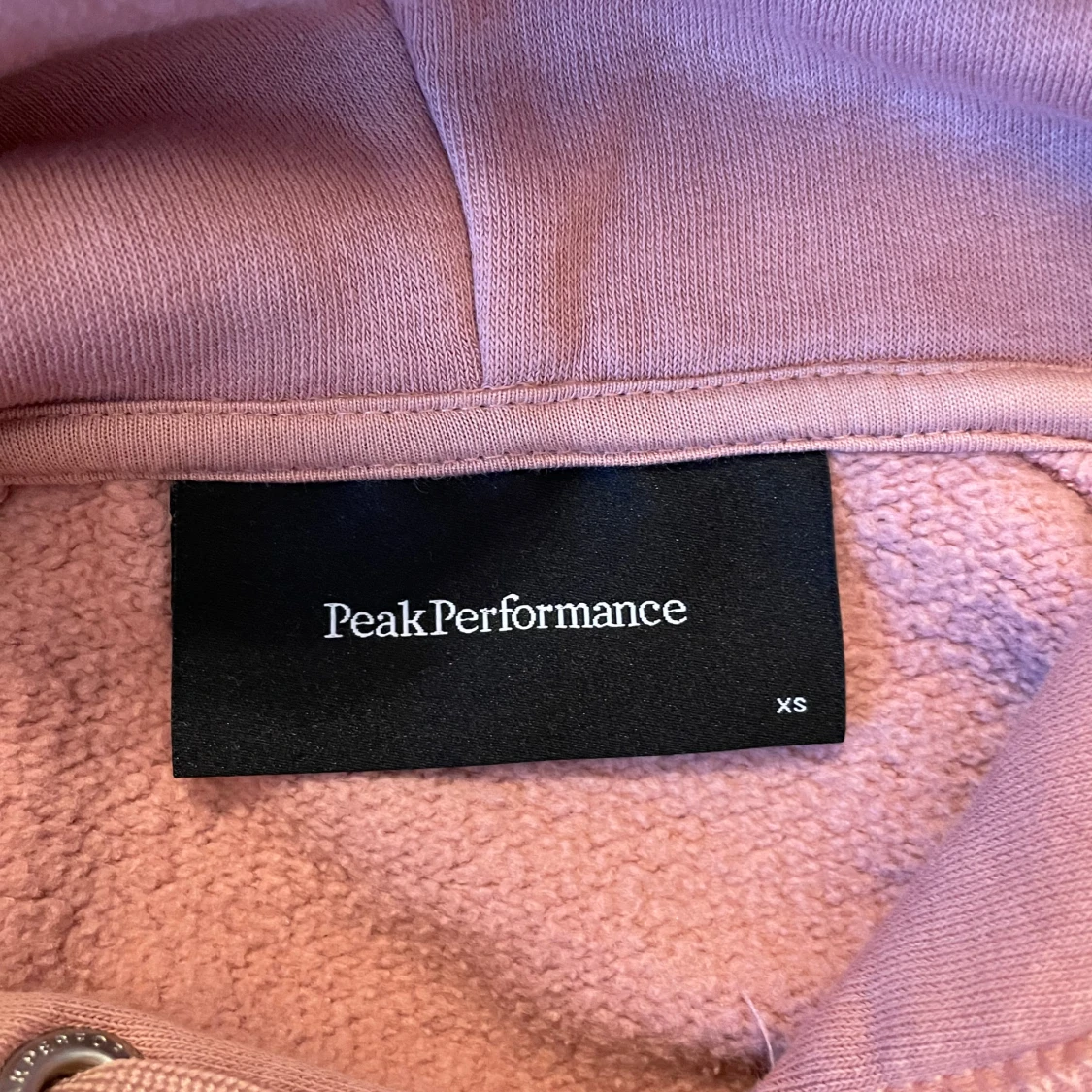 Peak Performance Hoodie - 90