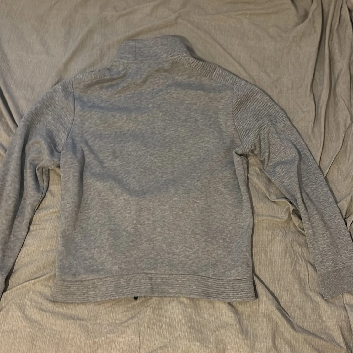 Grå tröja från Hugo Boss  - 91