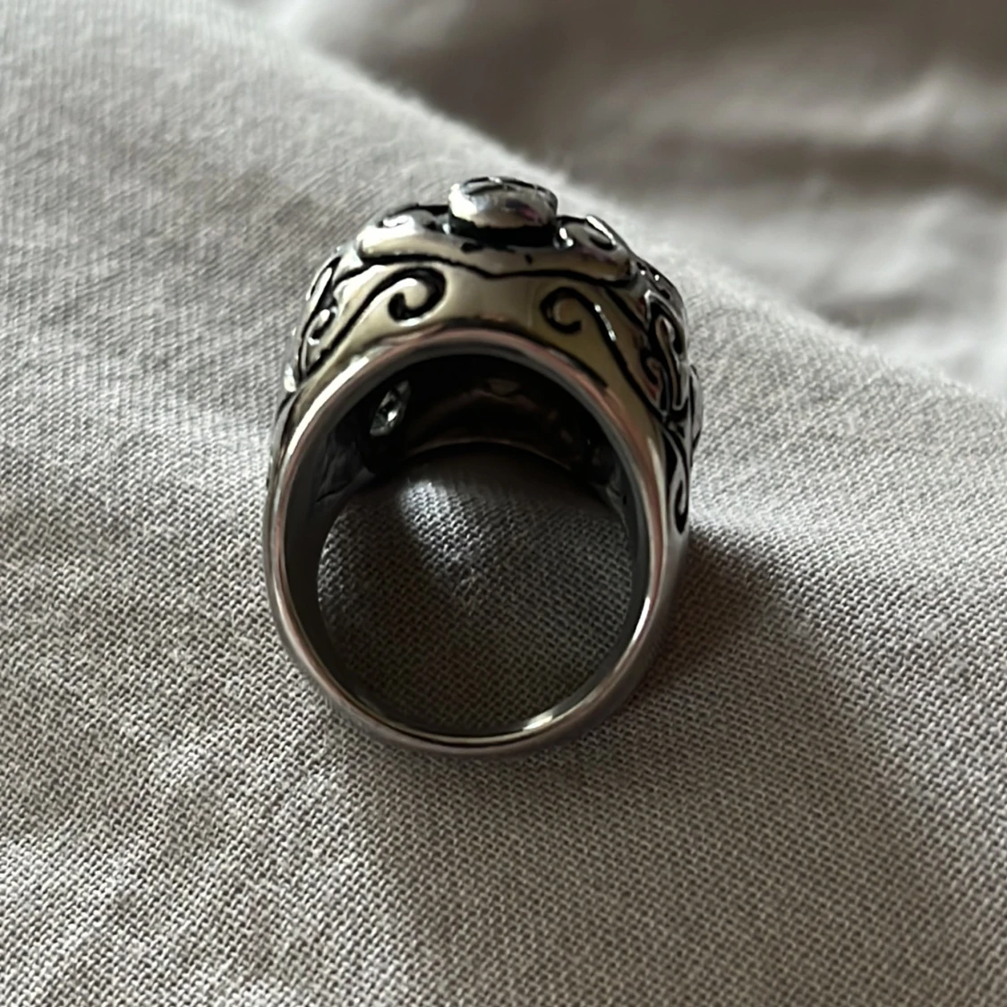 Skull ring - 90