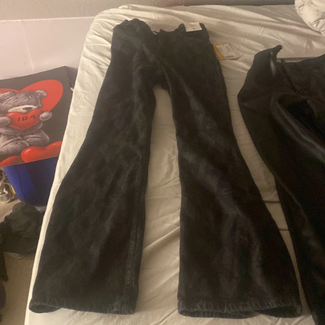 2 par byxor för endas 100 kr  - 90