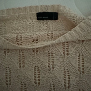 Kroppad 3 kvart - Kroppad 3 kvart från veromoda i strl L men jag har använt den och har storlek S. Bra skick utan defekter. Säljer pga att jag inte använder den längre💗