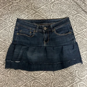 Lågmidjad volang jeanskjol  - Handsydd kjol 💕