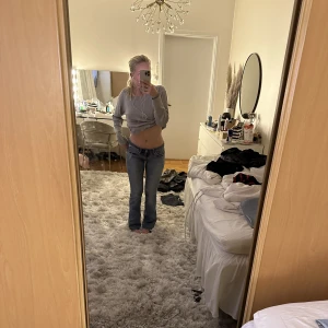 Lågmidjade jeans - Lågmidjade jeans från replay. Storlek 27, lire små på mig. Har tyvärr inga bättre bilder🧡