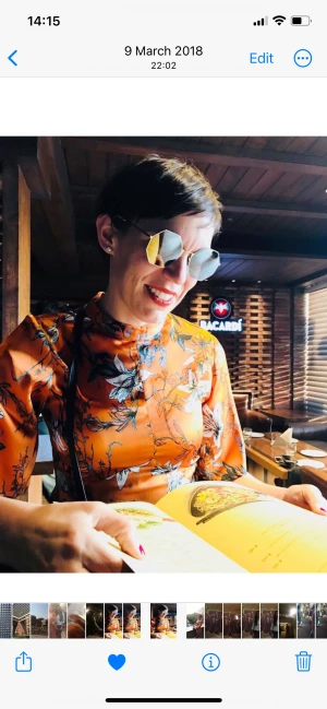 Ljuvlig klänning  - Jättefin orange klänning från ASOS. Vadlång med fint ”flow”. 