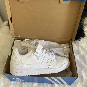 Adidas forum - Säljer helt nya adidas forum✨