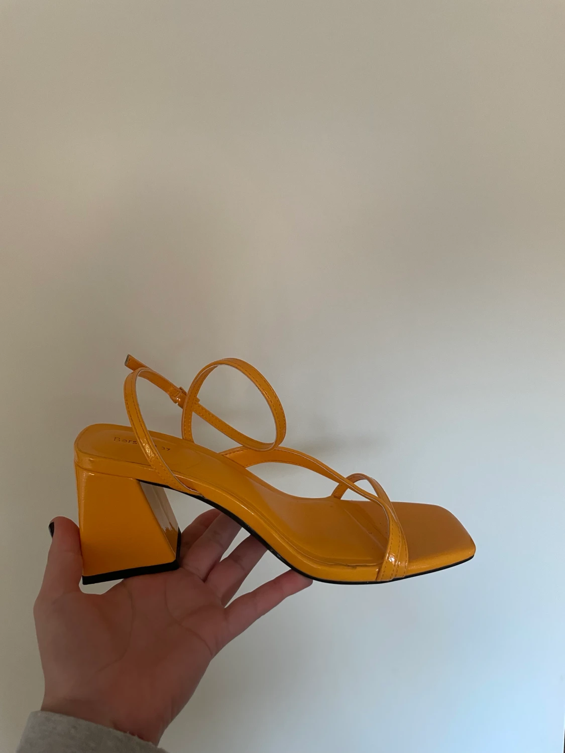 Orangea klackskor - 91