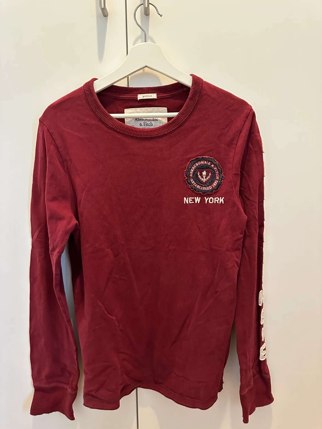 Långärmad tröja vinröd