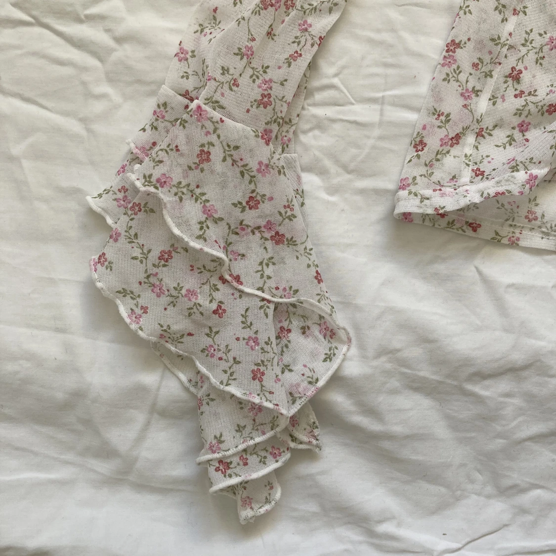 Blommig tunn blus - 91